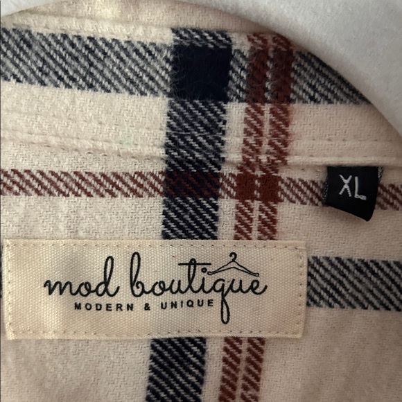 Ladies Plaid Button-Up flannel Shirt NNT colors- cream, dark navy blue & rust - Picture 6 of 9